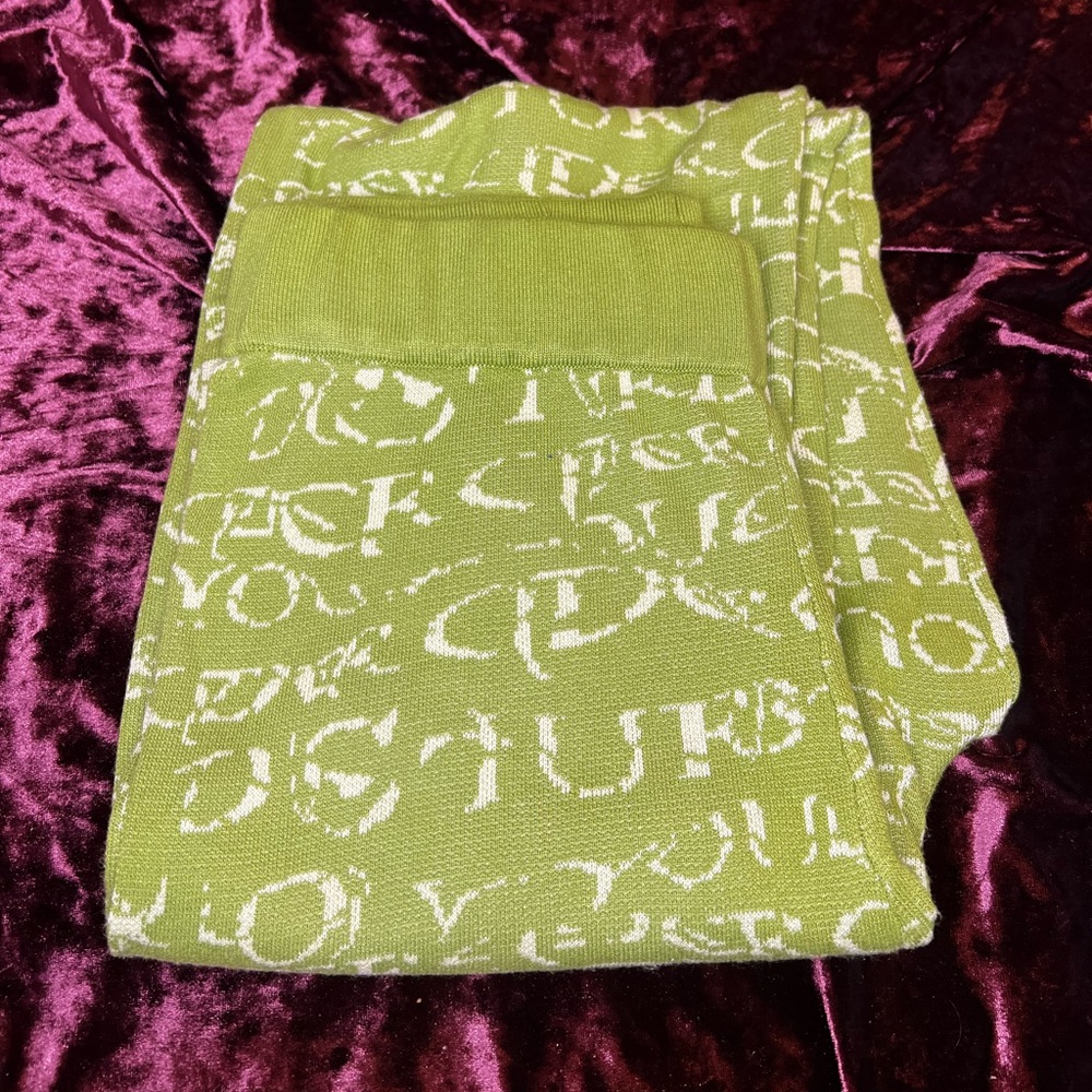 “Decipher Me” Knitted Women’s Pants *NWT**NEVER WORN*